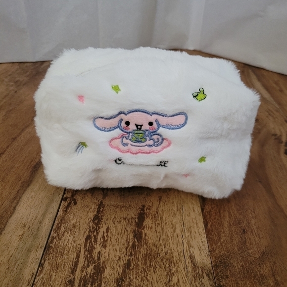 Sanrio Cinnamoroll Plush White Embroidered Makeup Bag - Picture 11 of 17